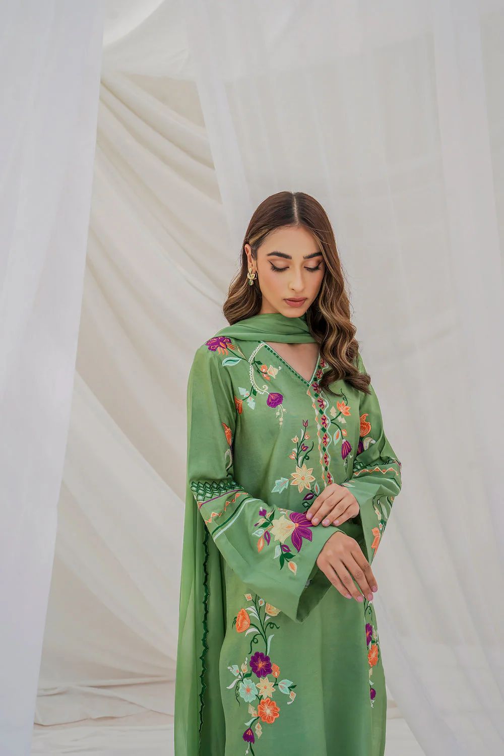 BATOQ 3pc Unstitched Wedding Winter Collection  Code:AZ 6012