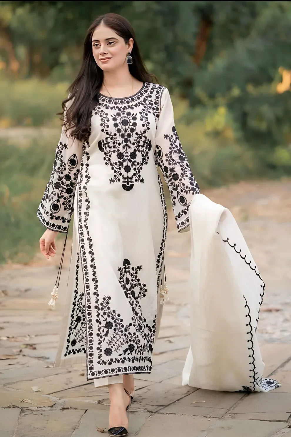 Zara ShahJahan Unstitched Omal 3PCS Lawn Dress With Monaar Embroidered Duppata SR-701